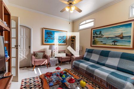 Casa à venda com 470m², 4 quartos e 4 vagas Casa à venda com 470m², 4 quartos e 4 vagasQuarto