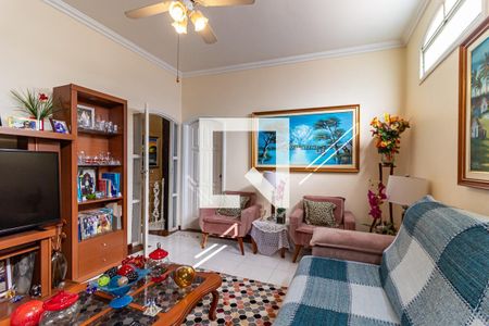 Casa à venda com 470m², 4 quartos e 4 vagas Casa à venda com 470m², 4 quartos e 4 vagasQuarto