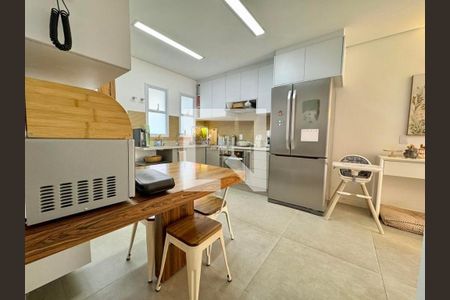 Casa à venda com 2 quartos, 132m² em Vila Elvira, São Paulo