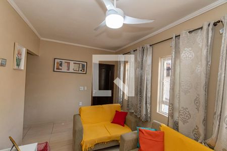 Sala de Estar/TV de casa à venda com 5 quartos, 180m² em Jardim Santana, Campinas