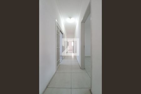 Corredor  de casa para alugar com 3 quartos, 180m² em Jardim Stella, Campinas