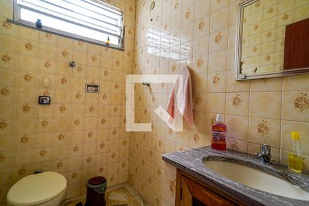 Casa à venda com 214m², 5 quartos e 2 vagas Casa à venda com 214m², 5 quartos e 2 vagasBanheiro Social