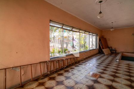Casa à venda com 214m², 5 quartos e 2 vagas Casa à venda com 214m², 5 quartos e 2 vagasSegundo andar