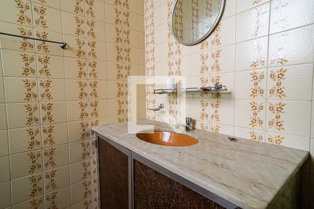 Casa à venda com 214m², 5 quartos e 2 vagas Casa à venda com 214m², 5 quartos e 2 vagasBanheiro do Suite 2 andar