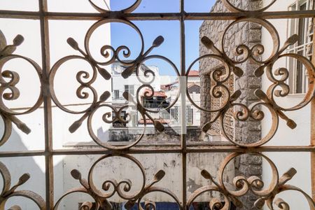 Casa à venda com 214m², 5 quartos e 2 vagas Casa à venda com 214m², 5 quartos e 2 vagasQuarto segundo andar