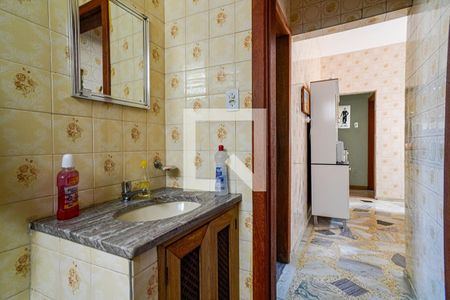 Casa à venda com 214m², 5 quartos e 2 vagas Casa à venda com 214m², 5 quartos e 2 vagasBanheiro Social