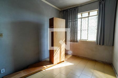 Casa à venda com 214m², 5 quartos e 2 vagas Casa à venda com 214m², 5 quartos e 2 vagasSuite 2 andar