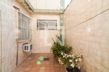 Casa à venda com 214m², 5 quartos e 2 vagas Casa à venda com 214m², 5 quartos e 2 vagasQuarto 2