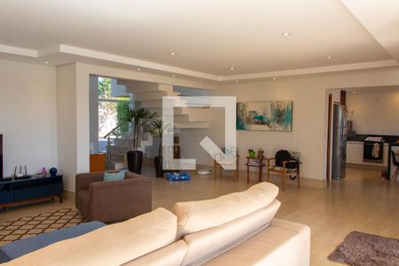SALA de casa de condomínio à venda com 3 quartos, 300m² em Loteamento Parque das Sapucaias, Campinas