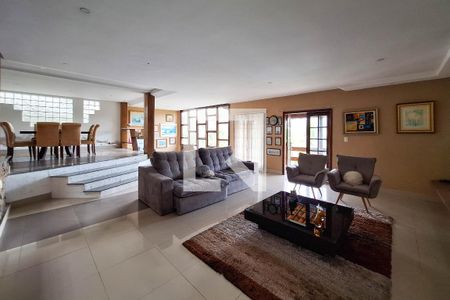 Casa de condomínio à venda com 470m², 5 quartos e 2 vagasSala