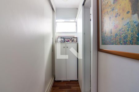 Corredor de apartamento à venda com 3 quartos, 106m² em Vila São Francisco, Osasco