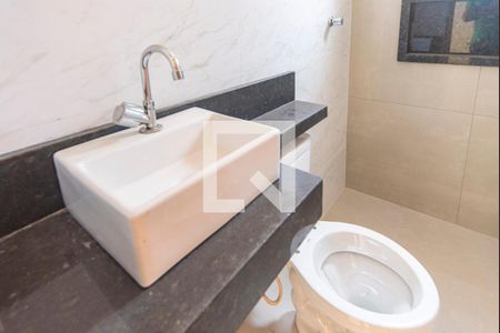 Banheiro  de apartamento à venda com 2 quartos, 50m² em Vila Bela Vista, Santo André