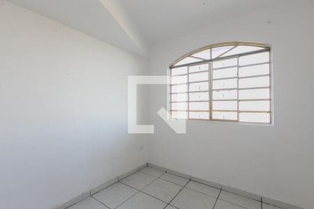 Quarto 2 de casa à venda com 2 quartos, 42m² em Conjunto Residencial José Bonifácio, São Paulo