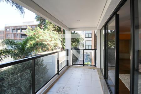Varanda  de apartamento à venda com 3 quartos, 161m² em Vila Nova Conceição, São Paulo