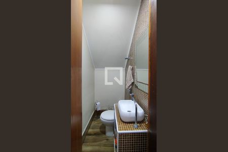 Casa à venda com 240m², 2 quartos e 3 vagas Casa à venda com 240m², 2 quartos e 3 vagasLavabo