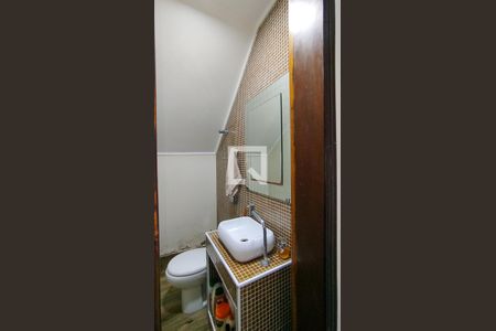 Casa à venda com 240m², 2 quartos e 3 vagas Casa à venda com 240m², 2 quartos e 3 vagasLavabo