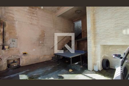 Casa à venda com 240m², 2 quartos e 3 vagas Casa à venda com 240m², 2 quartos e 3 vagasGaragem