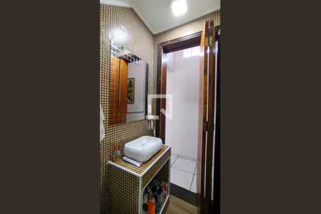 Casa à venda com 240m², 2 quartos e 3 vagas Casa à venda com 240m², 2 quartos e 3 vagasLavabo