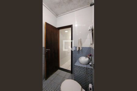 Casa à venda com 240m², 2 quartos e 3 vagas Casa à venda com 240m², 2 quartos e 3 vagasBanheiro Social