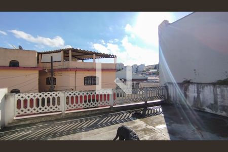 Casa à venda com 240m², 2 quartos e 3 vagas Casa à venda com 240m², 2 quartos e 3 vagasQuintal