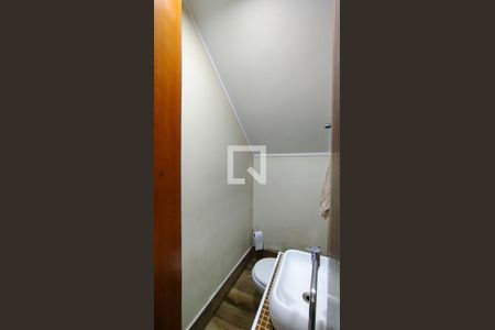 Casa à venda com 240m², 2 quartos e 3 vagas Casa à venda com 240m², 2 quartos e 3 vagasLavabo