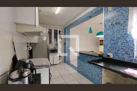 Casa à venda com 240m², 2 quartos e 3 vagas Casa à venda com 240m², 2 quartos e 3 vagasCozinha