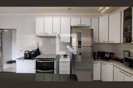 Casa à venda com 240m², 2 quartos e 3 vagas Casa à venda com 240m², 2 quartos e 3 vagasCozinha