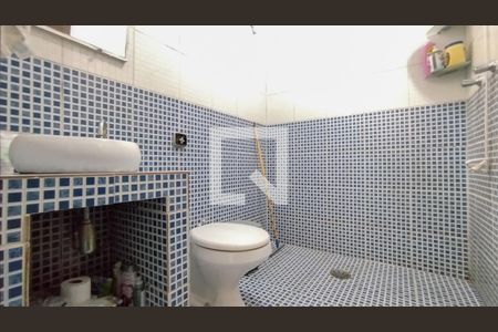 Casa à venda com 240m², 2 quartos e 3 vagas Casa à venda com 240m², 2 quartos e 3 vagasBanheiro Social