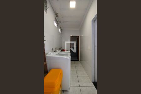 Casa à venda com 240m², 2 quartos e 3 vagas Casa à venda com 240m², 2 quartos e 3 vagasÁrea de Serviço