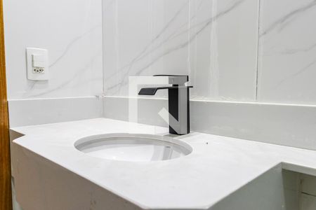 Casa de condomínio à venda com 160m², 3 quartos e 2 vagas Casa de condomínio à venda com 160m², 3 quartos e 2 vagasBanheiro da Suíte 1