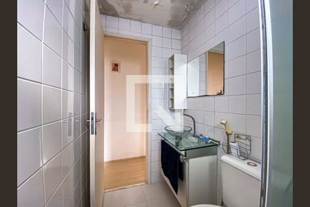 Banheiro de apartamento à venda com 2 quartos, 50m² em Rio Pequeno, São Paulo