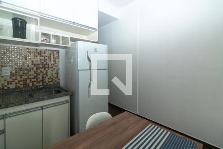 Cozinha de apartamento para alugar com 1 quarto, 33m² em Granja Viana, Cotia