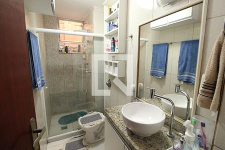 Banheiro de apartamento para alugar com 2 quartos, 50m² em Irajá, Rio de Janeiro