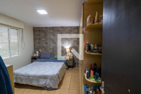 Suíte de casa à venda com 3 quartos, 102m² em Teresópolis, Porto Alegre