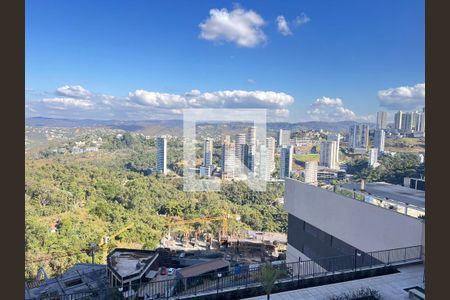 Vista da Sala ampla de apartamento à venda com 4 quartos, 167m² em Vila da Serra, Nova Lima