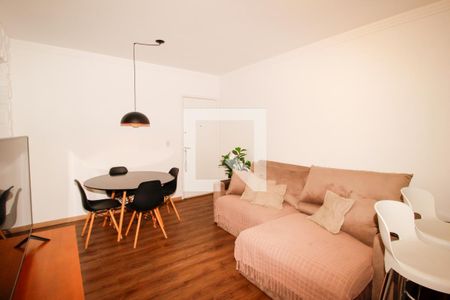 Sala de apartamento para alugar com 3 quartos, 65m² em Santa Efigênia, Belo Horizonte