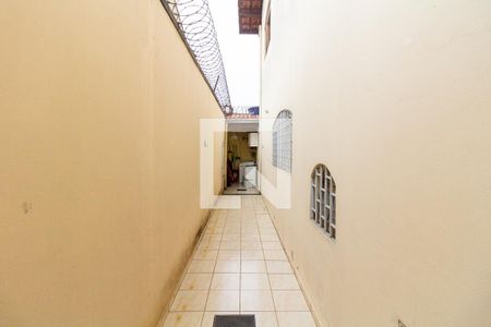 Casa à venda com 149m², 2 quartos e 2 vagas Casa à venda com 149m², 2 quartos e 2 vagasCorredor