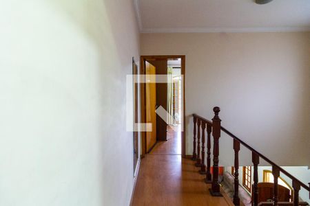 Casa à venda com 149m², 2 quartos e 2 vagas Casa à venda com 149m², 2 quartos e 2 vagasEscada