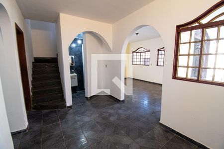 Sala de casa para alugar com 6 quartos, 298m² em Núcleo Bandeirante, Brasília