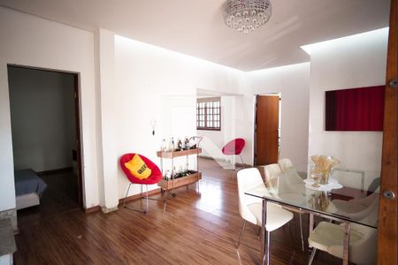 Casa à venda com 4 quartos, 434m² em Ouro Preto, Belo Horizonte