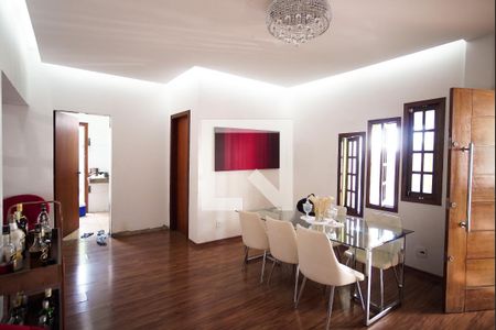 Sala de casa à venda com 4 quartos, 434m² em Ouro Preto, Belo Horizonte