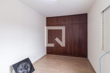 Quarto 2 de casa à venda com 3 quartos, 180m² em Umuarama, Osasco