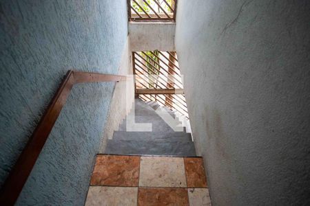 Escada de casa para alugar com 2 quartos, 100m² em Conceição, Diadema