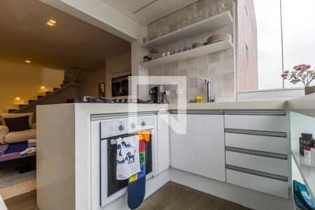 Cozinha de apartamento à venda com 2 quartos, 148m² em Empresarial 18 do Forte, Barueri