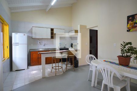 Cozinha de casa de condomínio para alugar com 2 quartos, 110m² em Rio Tavares, Florianópolis