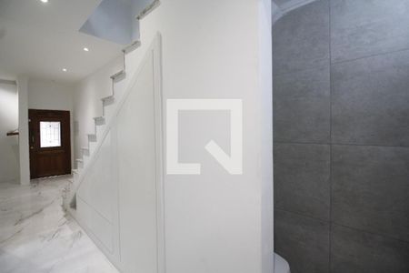 Escada de casa à venda com 4 quartos, 348m² em Casa Verde Média, São Paulo