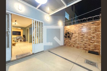 Quintal de casa à venda com 3 quartos, 128m² em Buritis, Belo Horizonte