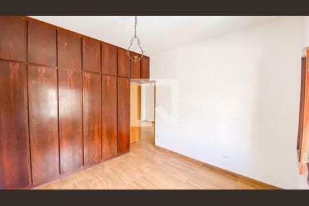 Casa à venda com 400m², 3 quartos e 3 vagas Casa à venda com 400m², 3 quartos e 3 vagasQuarto