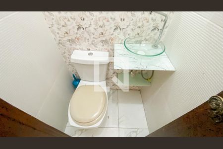 Casa à venda com 400m², 3 quartos e 3 vagas Casa à venda com 400m², 3 quartos e 3 vagasLavabo