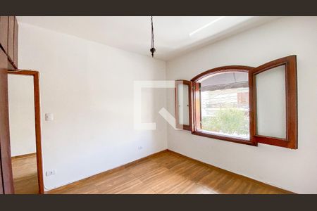 Casa à venda com 400m², 3 quartos e 3 vagas Casa à venda com 400m², 3 quartos e 3 vagasQuarto